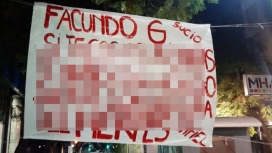 El ingenio argento: su novio le fue infiel y ella se desquitó con un ingenioso pasacalle