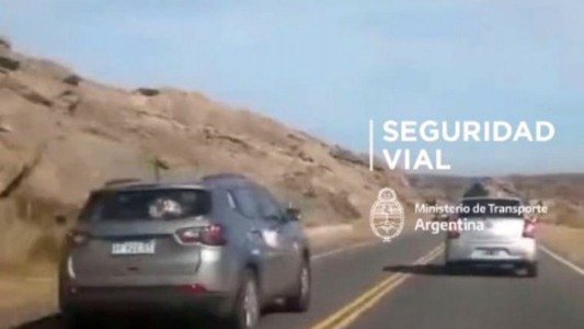 Altas Cumbres: suspenden la licencia de un conductor que violó la doble línea amarilla