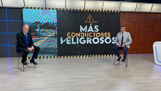 Filmaron a dos conductores realizando maniobras peligrosas