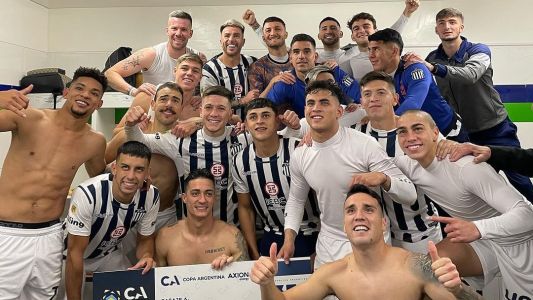 Cinco de bola del triunfo de Talleres sobre River