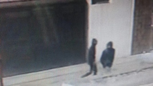 Delincuentes encapuchados robaron en una verdulería y fueron detenidos gracias a un vecino