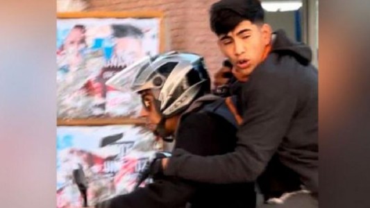 Robo viral: se entregó el motochorro identificado en la Ambrosio Olmos