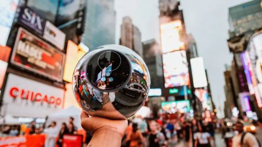 Denunciaron a la empresa que escanea el iris