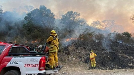Un incendio en San Antonio de Arredondo puso en riesgo las casas cercanas al cementerio