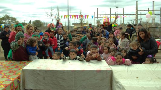Juntando Sonrisas en el Día de las Infancias