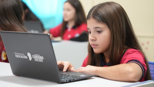 Netbooks escolares: La Provincia avanza con la compra de 40,000 unidades