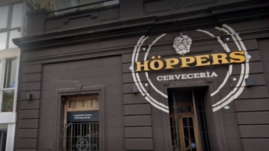 Robaron, dispararon y huyeron en un taxi secuestrado