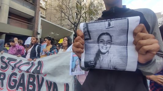 Dolor por el crimen de la trabajadora y los familiares creen que los responsables son barras de Talleres