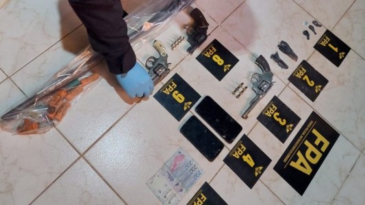 Detuvieron a dos sujetos que vendían droga en Arroyito y Tránsito