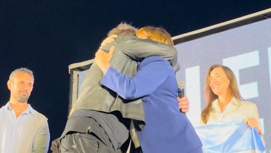 Patricia Bullrich presente junto a Javier Milei en Córdoba en el cierre de campaña
