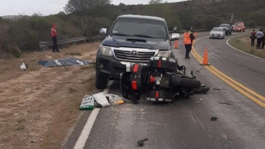 Accidente fatal en las Altas Cumbres entre una camioneta, un auto y una moto