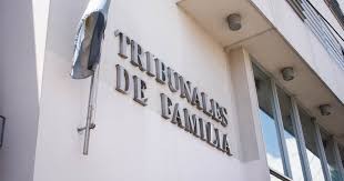 La Justicia de Córdoba le otorgó la adopción plena de una niña con discapacidad a la ex pareja del padre