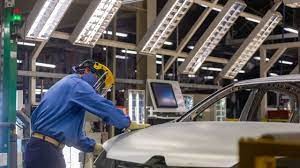 Trabajadores de automotrices en alerta por el futuro del sector en Córdoba