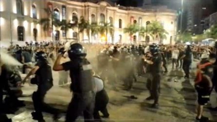 Cacerolazos en Córdoba: incidentes entre la Policía y los manifestantes