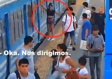 Dramático rescate de un nene que cayó a las vías del tren Roca