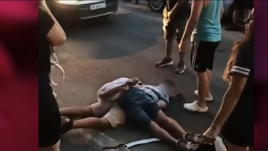 Ladrones rogaron a policías que los lleven detenidos por miedo a los vecinos que los atraparon