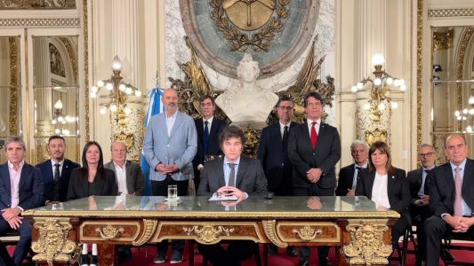 Milei apura la ley ómnibus y el DNU en el congreso