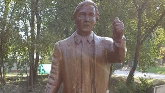 Anisacate: Removieron el monumento de Néstor Kirchner