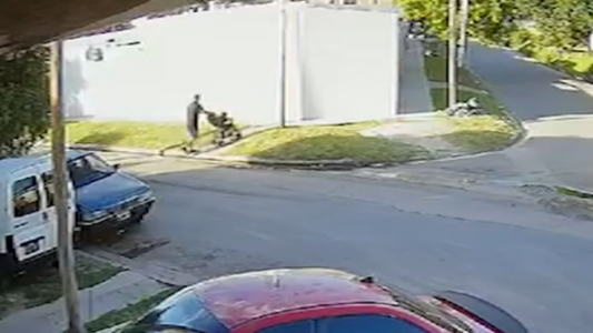 El terror de un papá: salió a pasear con su bebé y lo asaltaron con una carabina