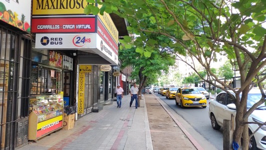 Un hombre alcoholizado atropelló a un taxista y huyó del lugar