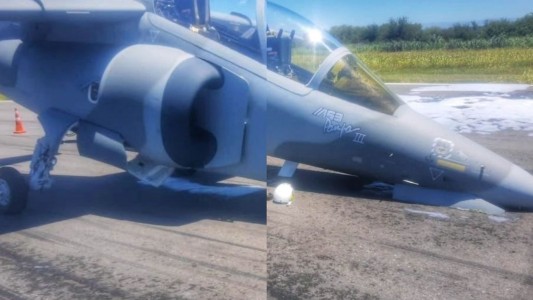 Un avión de la Fuerza Aérea Argentina aterrizó de emergencia en Córdoba