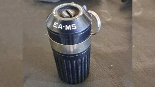 Córdoba: fueron a atraparlo por un robo y le secuestraron una granada