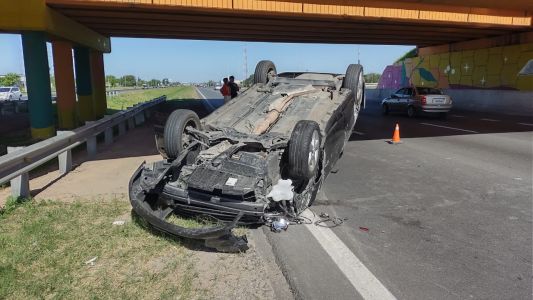impresionante vuelco en circunvalación