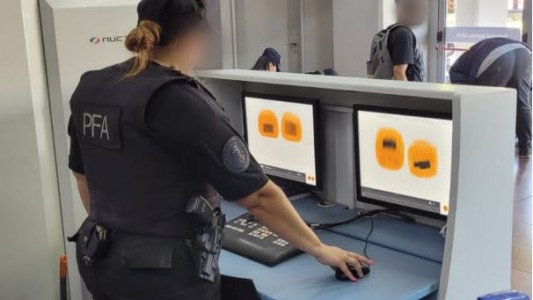 Operativo "Ropa sucia": secuestran más de 16 kilos de cocaína en la Terminal de ómnibus de la Ciudad de Buenos Aires