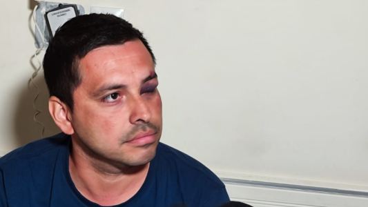 Policías atacados en allanamiento por autos robados