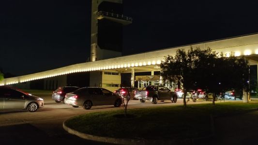 Después de los robos en Siete Soles: largas filas en el ingreso al country