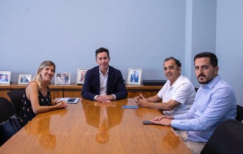 El ministro de Gobierno, Manuel Calvo recibió a miembros de la Fundación Manos Abiertas