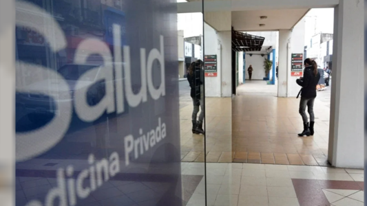 Las prepagas no podrán aumentar la cuota por la edad de la persona afiliada