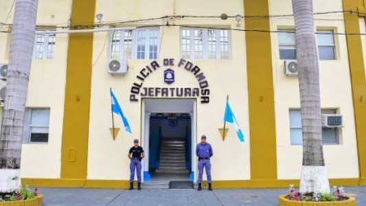 Dos policías de Formosa fueron detenidos en Chaco por transportar 18 panes de marihuana
