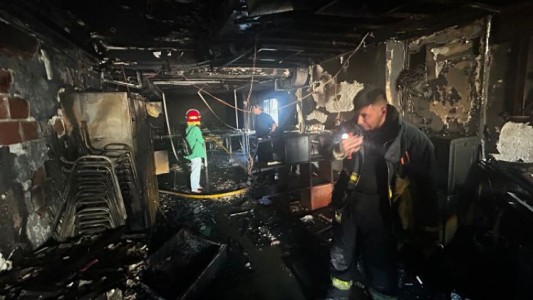 Se incendió la redacción de la revista Anfibia