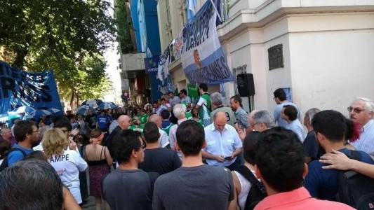 Denuncian una ola de despidos sin causa en ANSES