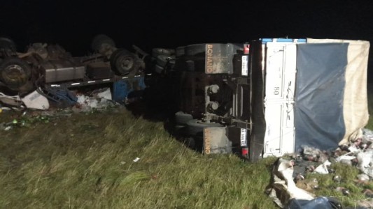 Dos camiones impactaron de frente en Córdoba