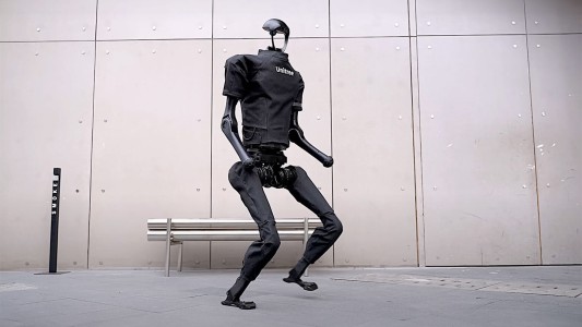 Ya se vende en Argentina el robot humanoide Unitree H1: puede realizar trabajos industriales y de vigilancia