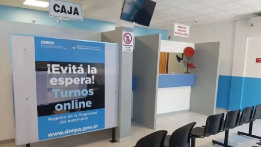 El Gobierno volvió a aumentar el costo de los trámites para comprar o transferir un auto