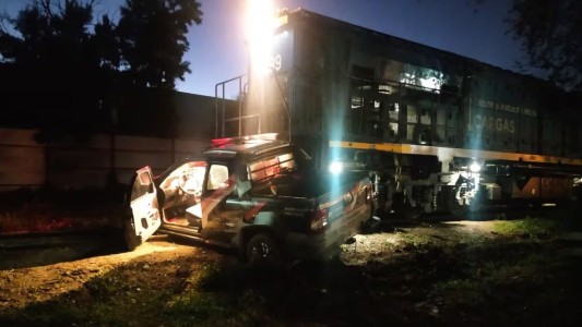 Córdoba: una camioneta fue embestida por un tren
