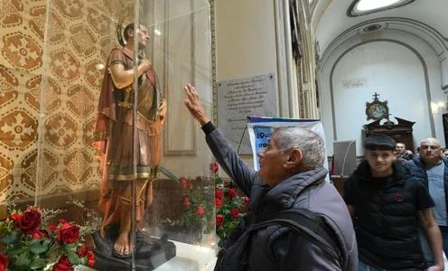San Expedito: otro 19 de abril repleto de peregrinos en la parroquia de Balvanera