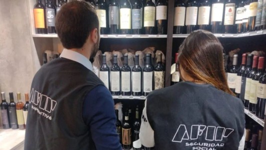 La AFIP desarticuló maniobras de fraude en la comercialización de vinos de alta gama