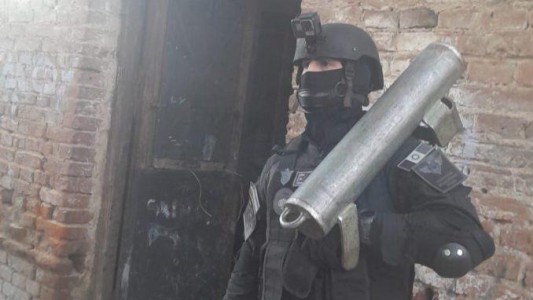 Cerraron dos puntos de venta y detuvo a una mujer en barrio Marechal