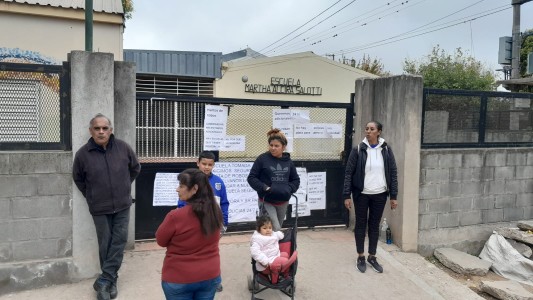 Cuatro robos seguidos y la escuela está tomada