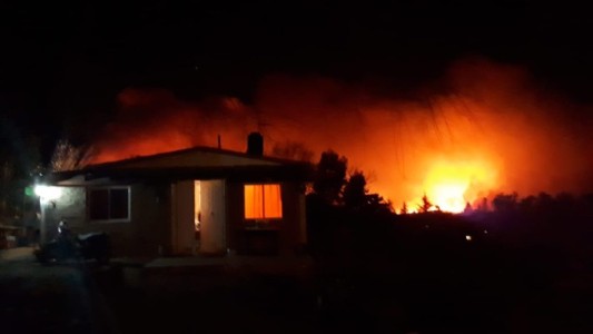 Vecinos piden donaciones para una familia de Tanti que sufrió un incendio en su hogar