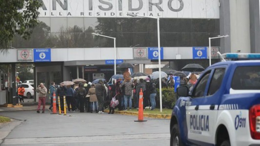 Protesta en el country San Isidro contra Alejandro Moreyra por el perro asesinado