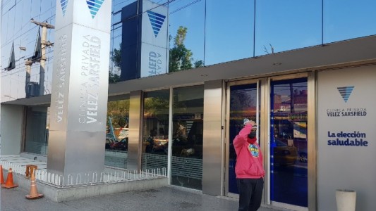 Una niña fue internada tras caer de una tapia