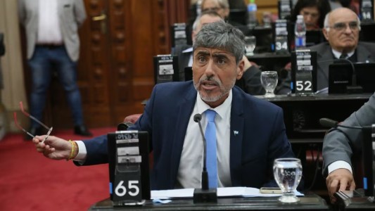 Legisladores denunciarán penalmente al ministro Quinteros por defraudación pública