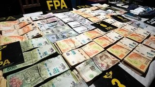 Dos adultos vinculados a la venta de cocaína fueron detenidos en Bialet Massé