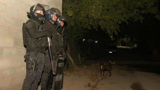 Ocho detenidos tras varios allanamientos en Villa La Lonja