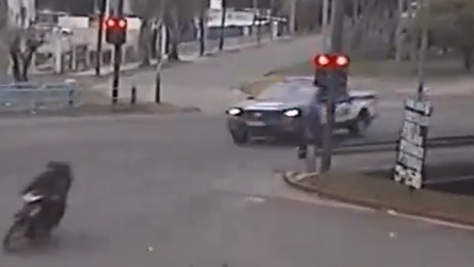 Video: la Policía detuvo a dos adultos y un adolescente tras evadir un control